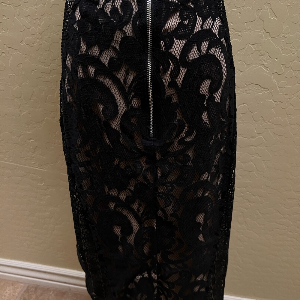 Mossimo pencil skirt, brand new with tags, never worn. - Picture 3 of 6